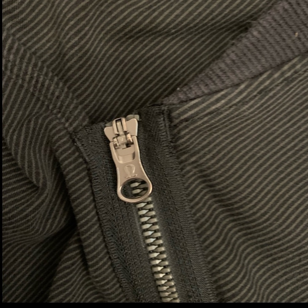 Lululemon jacket - Picture 4 of 8
